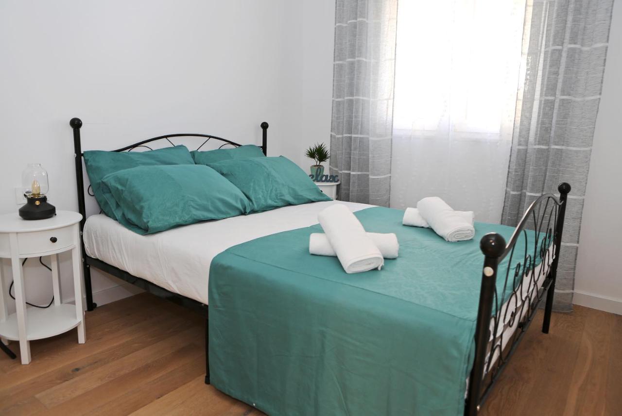 Apartment Gambi With Sea View Zadar Exterior foto